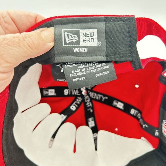 Tampa Bay Buccaneers Cap New Era NFL 9TWENTY Classic Adjustable Strapback Women - Picture 9 of 12